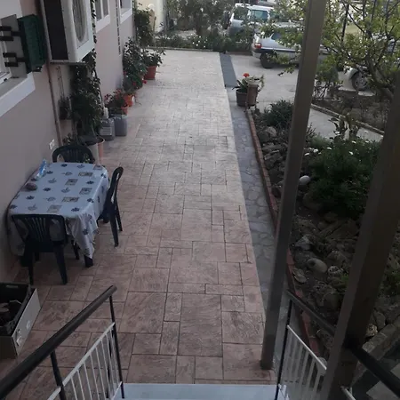 Eftihia * Kávos